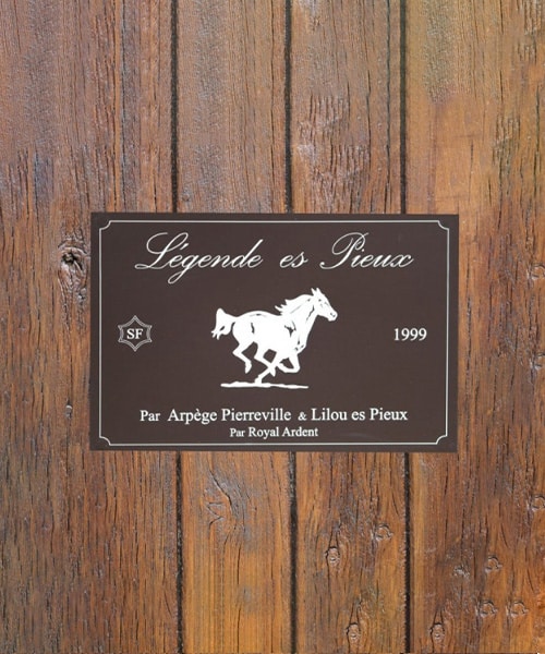 Plaque pour écurie en PVC personnalisée